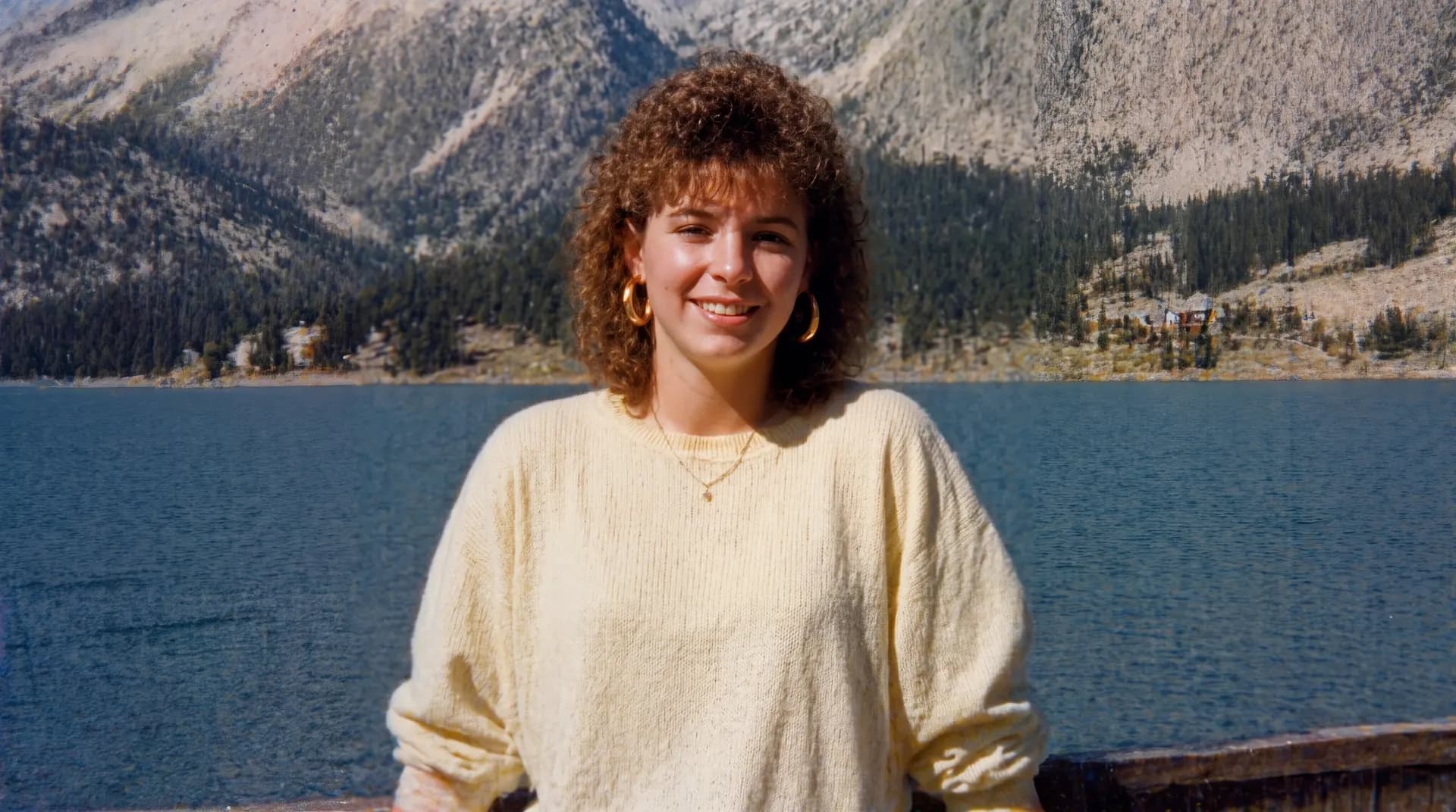 低分辨率人像放大后的细节预览